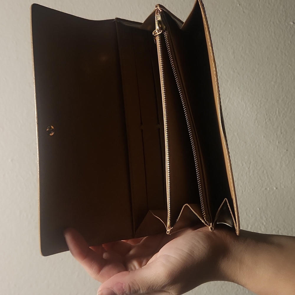 💖FREE GIVEAWAY WE REACH 100 PPL Auth Louis Vuitton Vernis Monogram  Wallet💖 - Picture 4 of 4